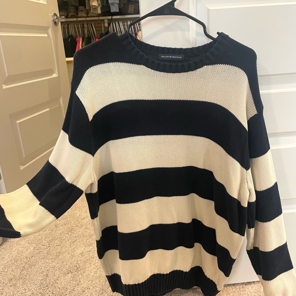 White and navy blue brandy sweater